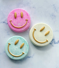 Load image into Gallery viewer, Happy Bath Bomb (Emoji, Smiley)