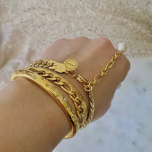 Load image into Gallery viewer, Stars bangle 18k gold plated stainless steel zirconia layer
