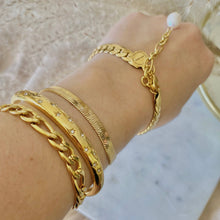 Load image into Gallery viewer, Stars bangle 18k gold plated stainless steel zirconia layer
