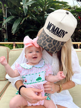 Load image into Gallery viewer, Mommin' - Vintage Trucker Hat
