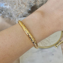 Load image into Gallery viewer, Stars bangle 18k gold plated stainless steel zirconia layer
