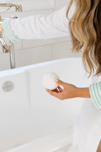 Load image into Gallery viewer, Oatmeal Milk &amp; Honey Bath Bomb
