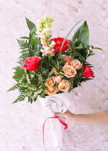 Load image into Gallery viewer, Small Wrapped Bouquet
